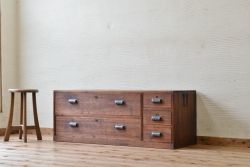 アンティーク家具　古い木のアンティークローチェスト(ローボード)1