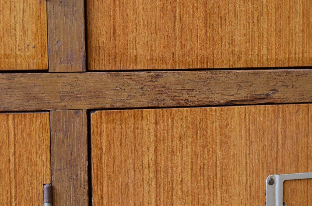 レトロ家具　1970年代レトロな扉付き下駄箱