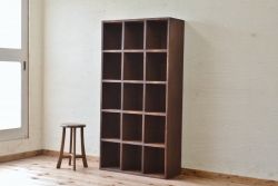 アンティーク家具　使い込まれたアンティークマス目棚4(飾り棚、陳列棚、下駄箱)