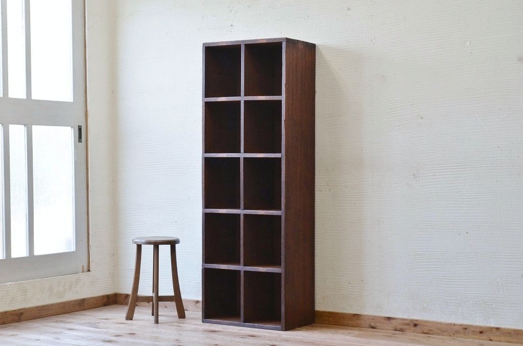アンティーク家具　使い込まれたアンティークマス目棚10(飾り棚、陳列棚、下駄箱)