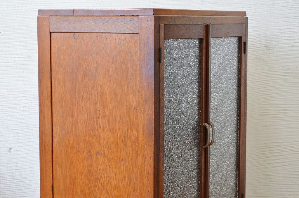アンティーク家具　古い木のダイヤガラスアンティーク本箱