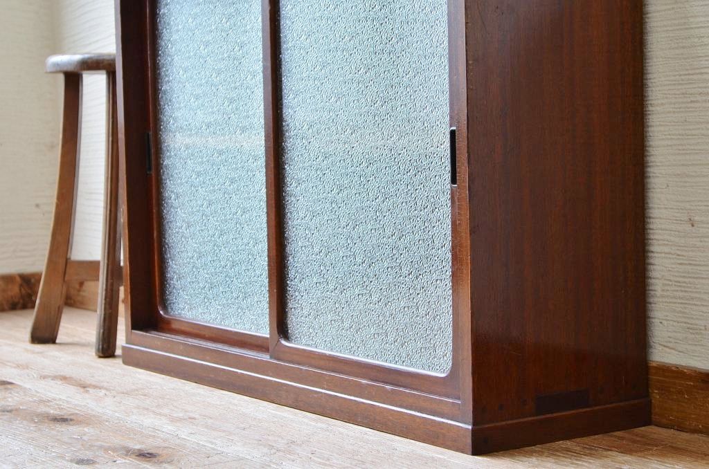 アンティーク家具　古い木の小振りなアンティーク収納棚1