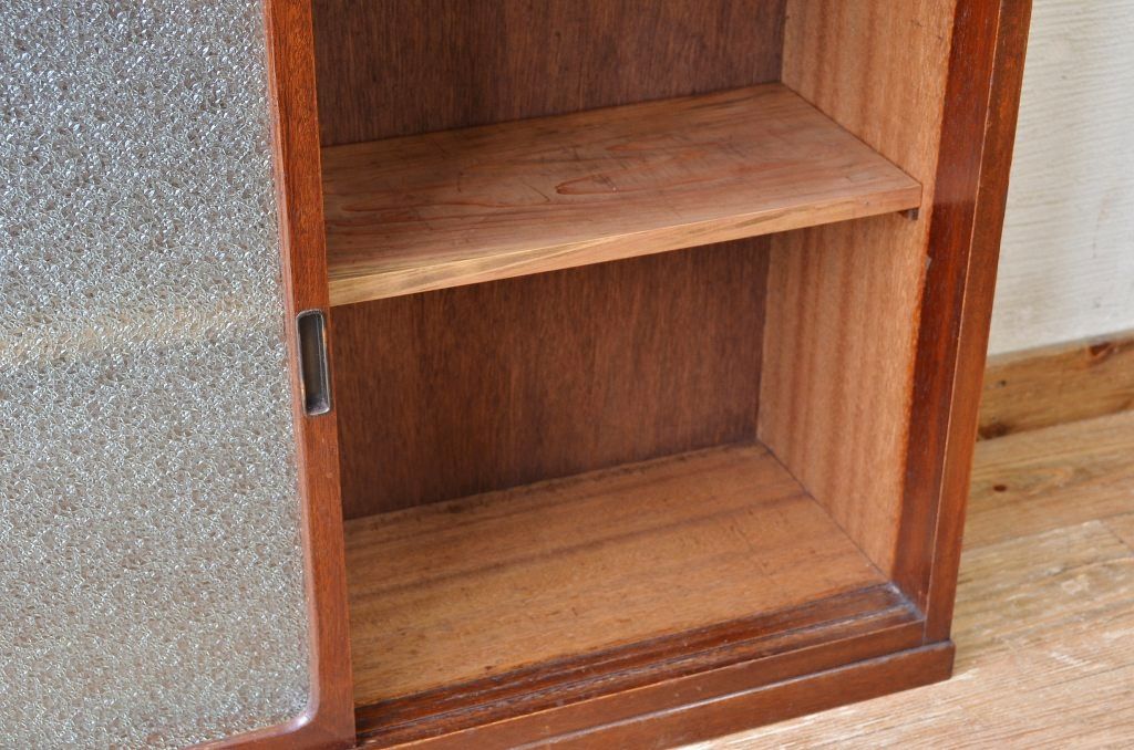アンティーク家具　古い木の小振りなアンティーク収納棚1
