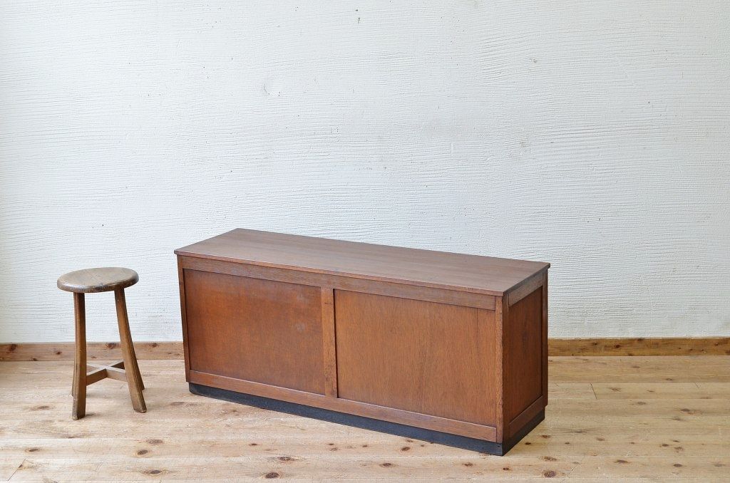 アンティーク家具　古い木のシンプルなローボード