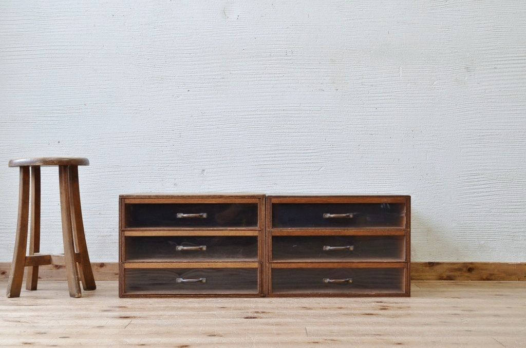 アンティーク家具　1970年代前面がアクリル板の引き出し箱2個セット3