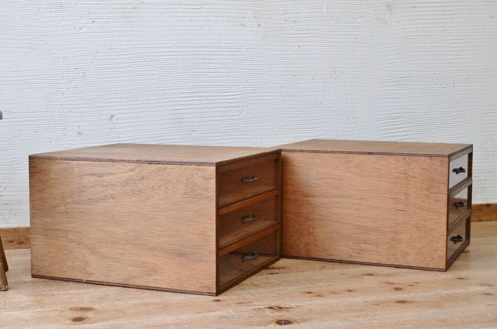 アンティーク家具　1970年代前面がアクリル板の引き出し箱2個セット3