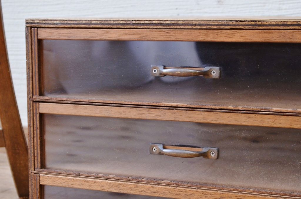 アンティーク家具　1970年代前面がアクリル板の引き出し箱2個セット3