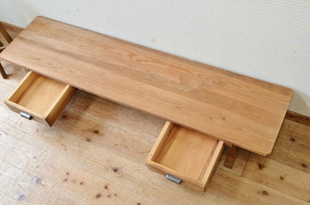 アンティーク家具　古い木味のアンティークテーブル(作業台・机・裁ち板)