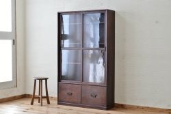 アンティーク家具　古い栓材のアンティーク本棚(収納棚、飾り棚)
