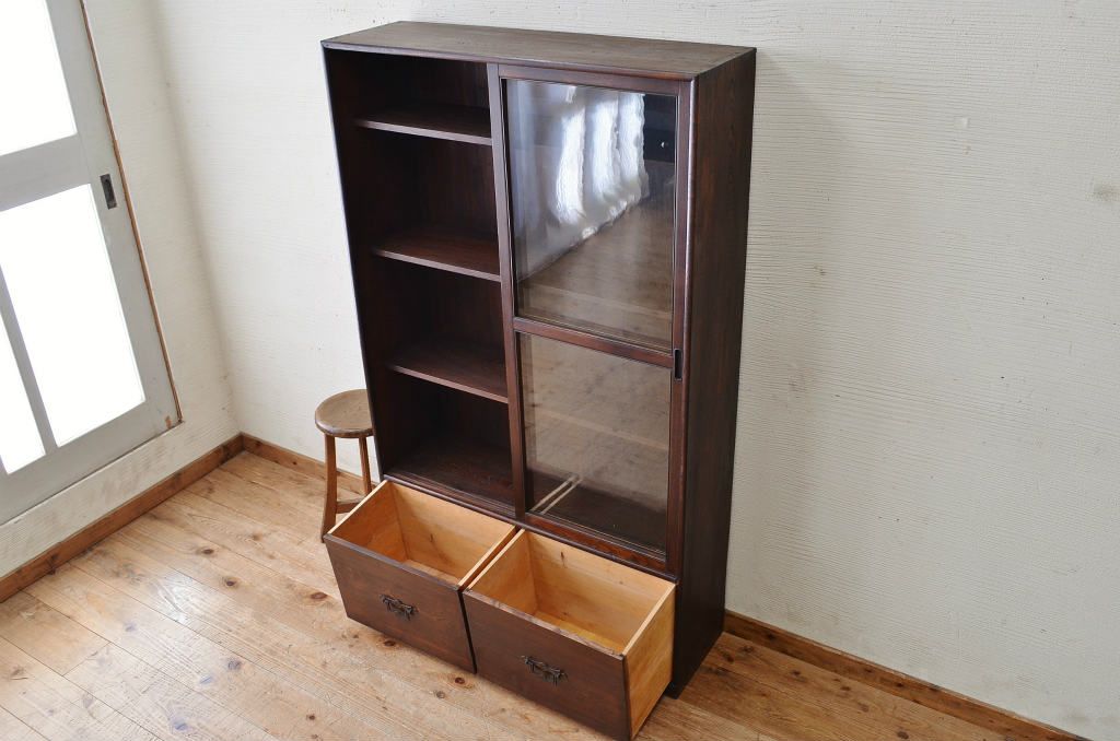 アンティーク家具　古い栓材のアンティーク本棚(収納棚、飾り棚)