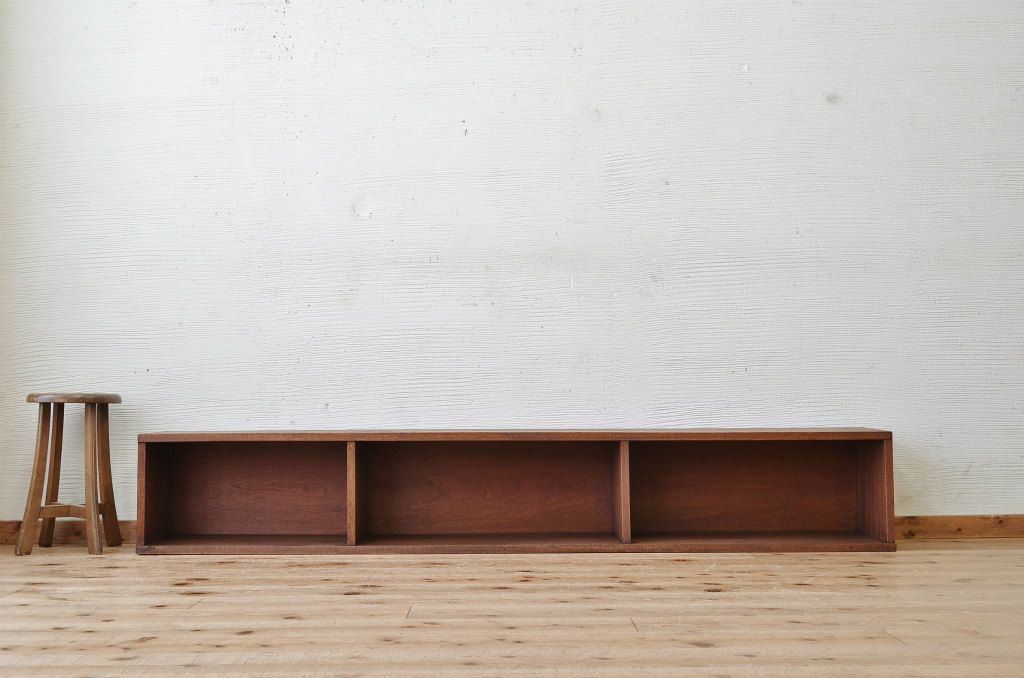 アンティーク家具　古い木の横長ローボード