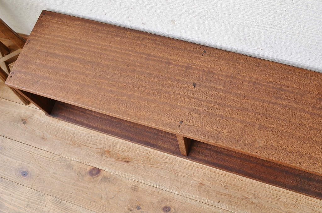 アンティーク家具　古い木の横長ローボード