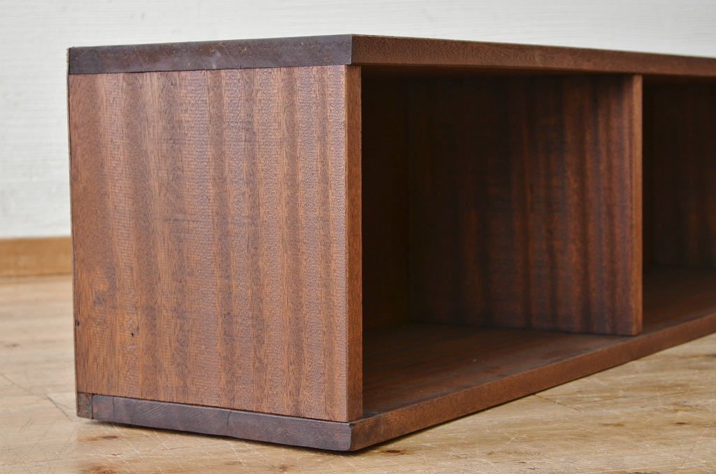 アンティーク家具　古い木の横長ローボード