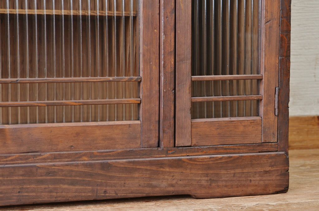 アンティーク家具　モールガラスアンティーク収納棚(下駄箱)