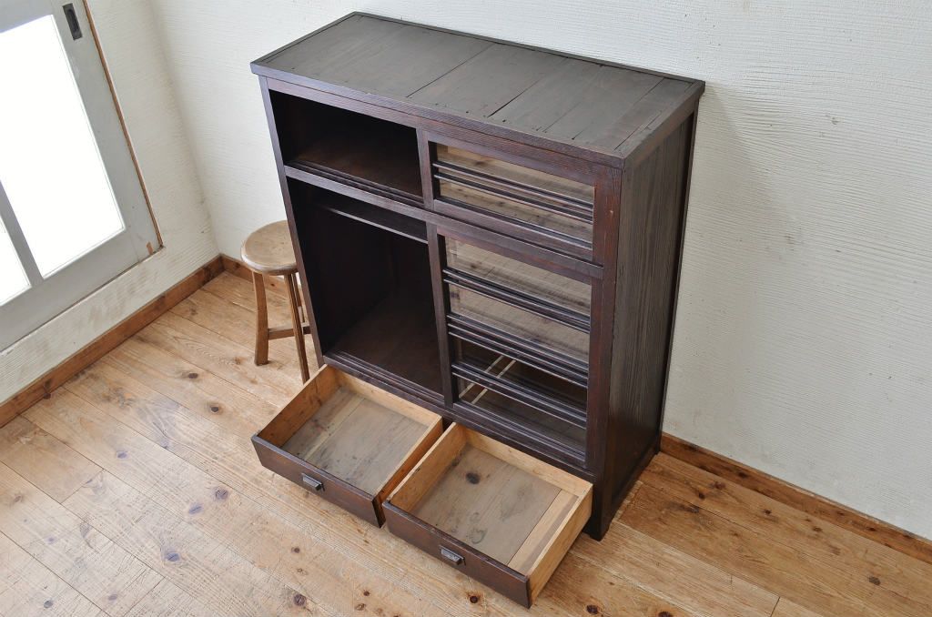 アンティーク家具　★使い込まれたアンティーク下駄箱(収納棚)
