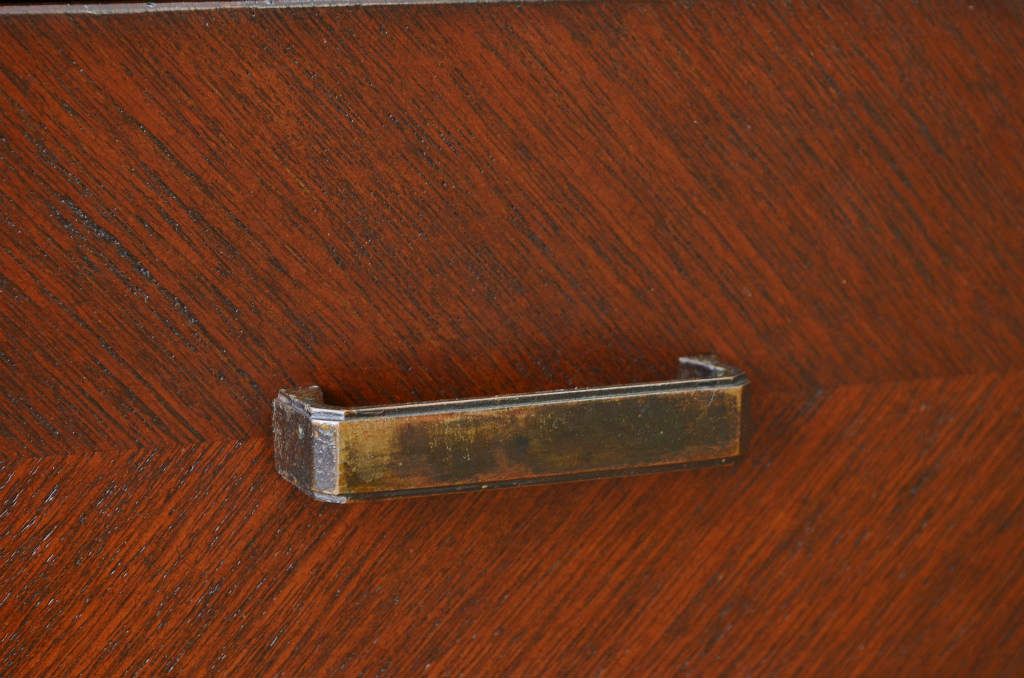 アンティーク家具　古い洋館の脚付きダイヤガラス本箱(食器棚)
