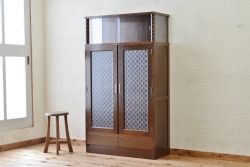 レトロ家具　レトロなデザインの大振りなアンティーク本箱(本棚)