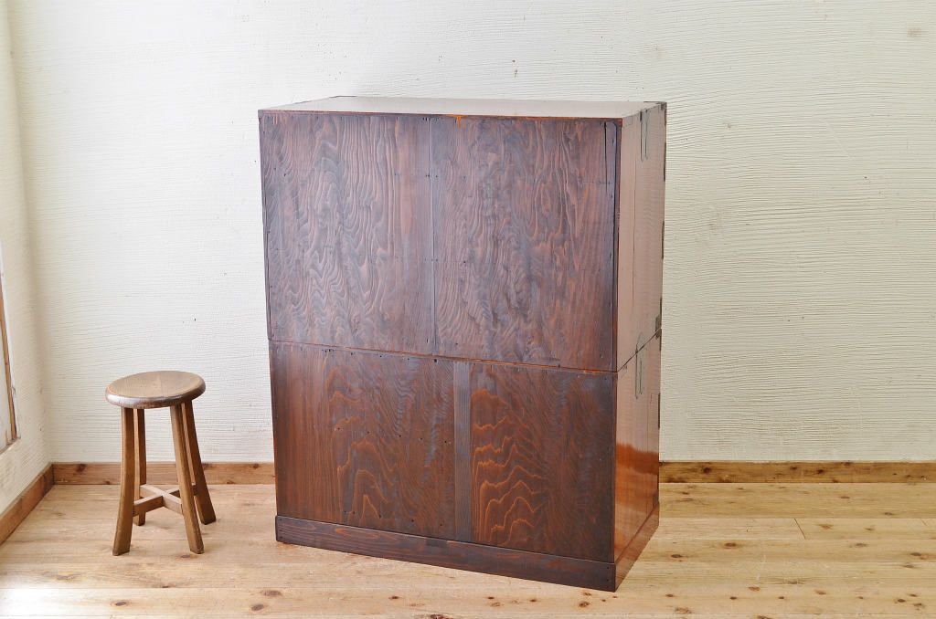 アンティーク家具　☆木目の素晴らしい二段重ね庄内箪笥