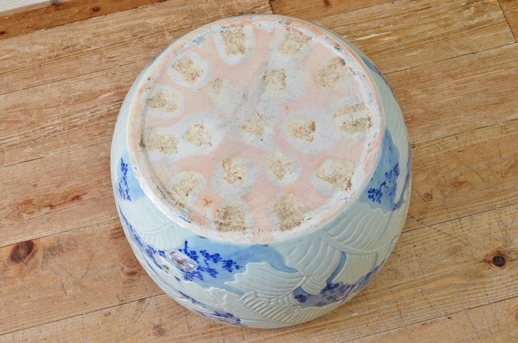 美しい陽刻　瀬戸火鉢