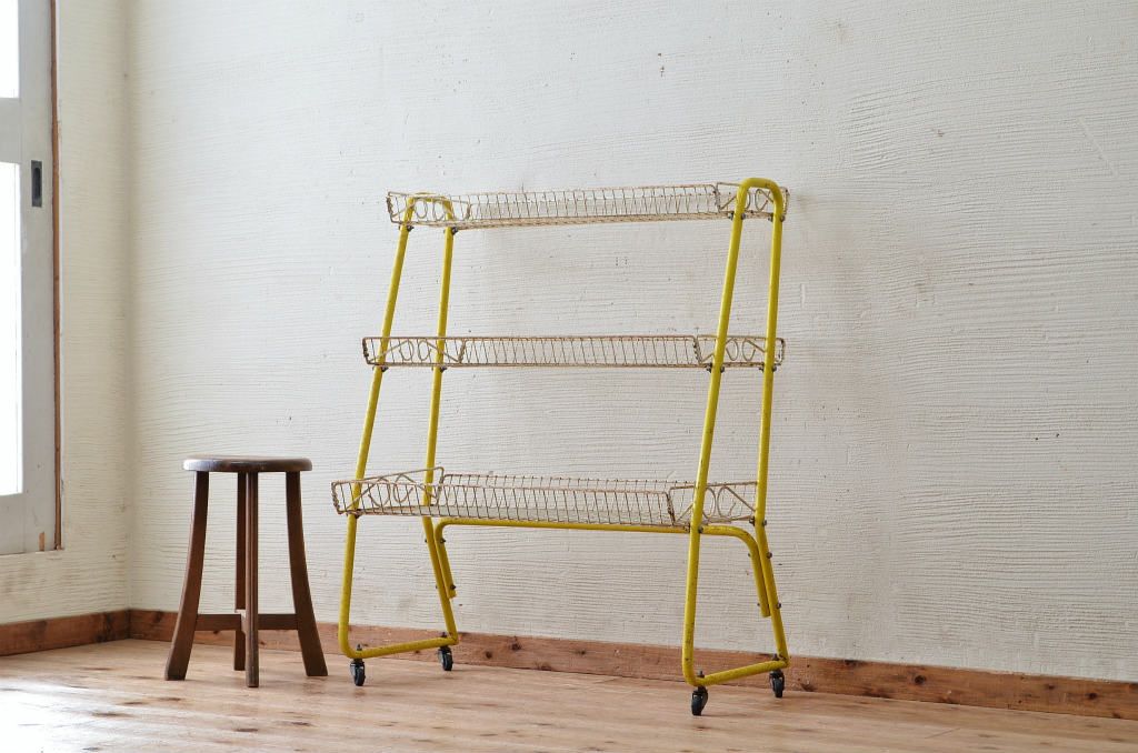 レトロ家具　レトロなアイアンラック(飾り棚)