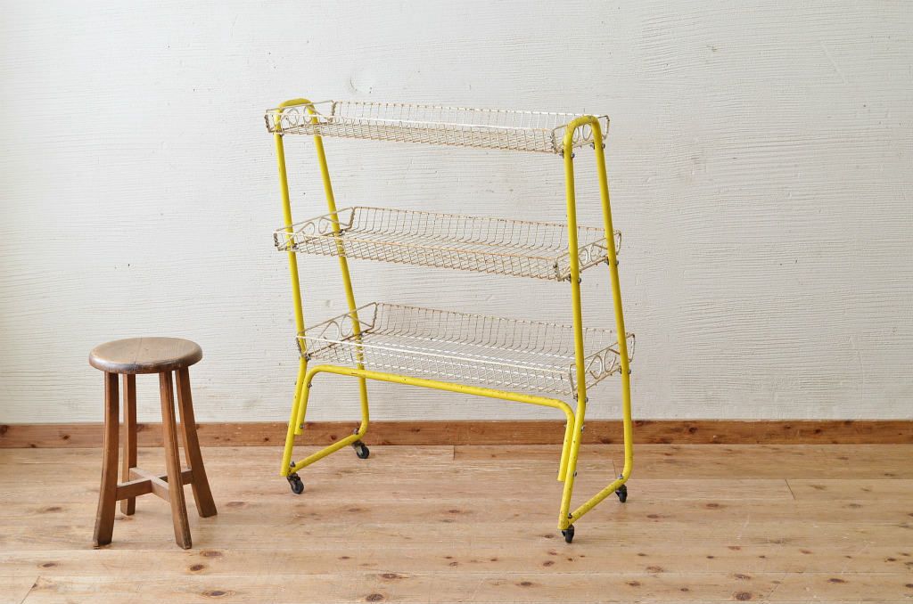 レトロ家具　レトロなアイアンラック(飾り棚)