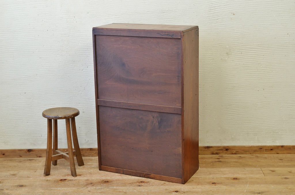 アンティーク家具　可愛いデザイン!アンティーク本箱