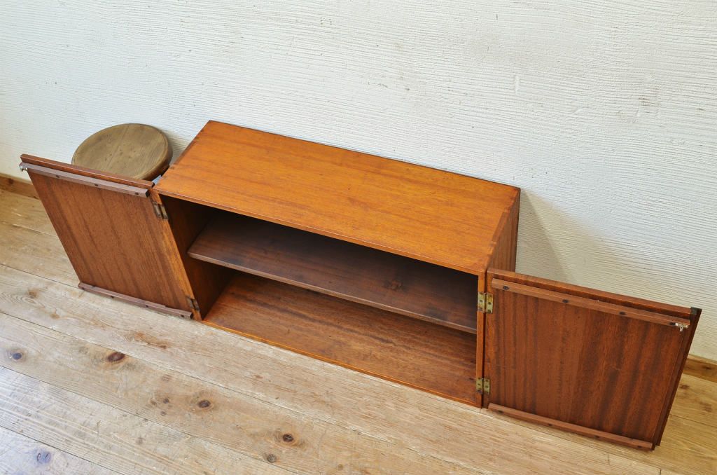 アンティーク家具　古い木の小さなローボード(本棚)