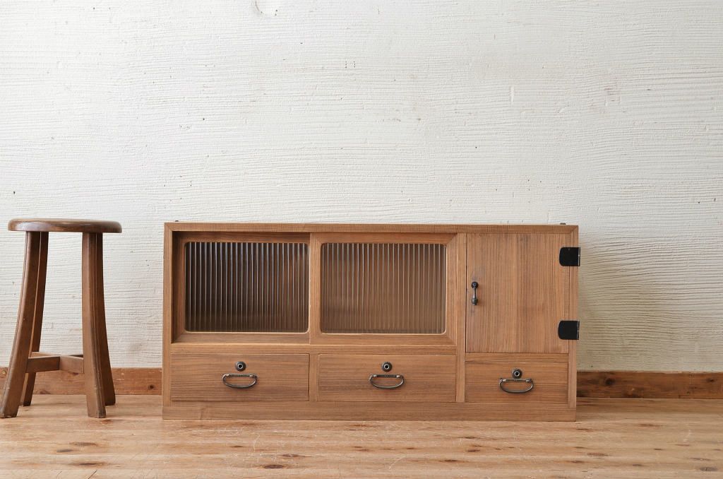 アンティーク家具　可愛いデザイン!モールガラスローボード