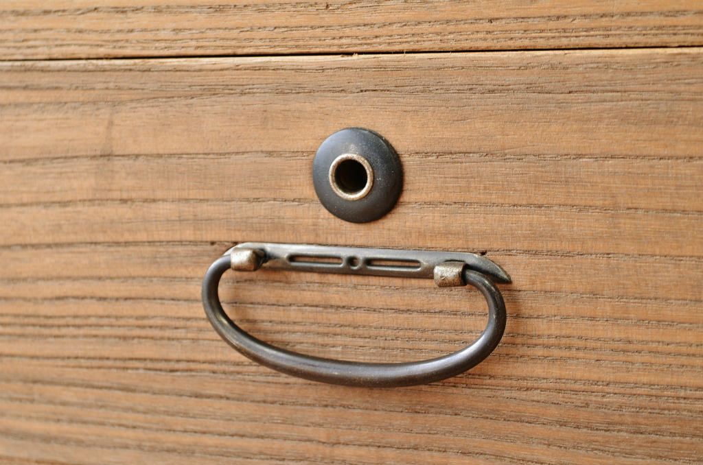 アンティーク家具　可愛いデザイン!モールガラスローボード