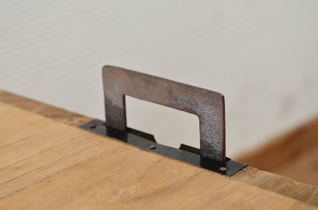 アンティーク家具　可愛いデザイン!モールガラスローボード