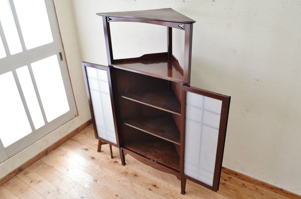 アンティーク家具　アンティーク　古い洋館の上質なコーナーキャビネット