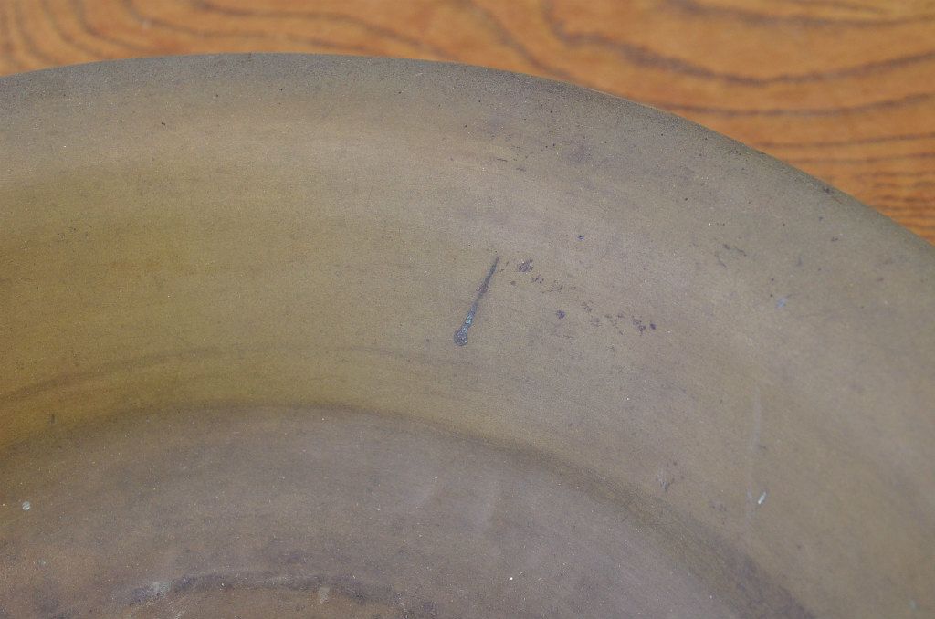 味のある古い真鍮製洗面器(ボウル)