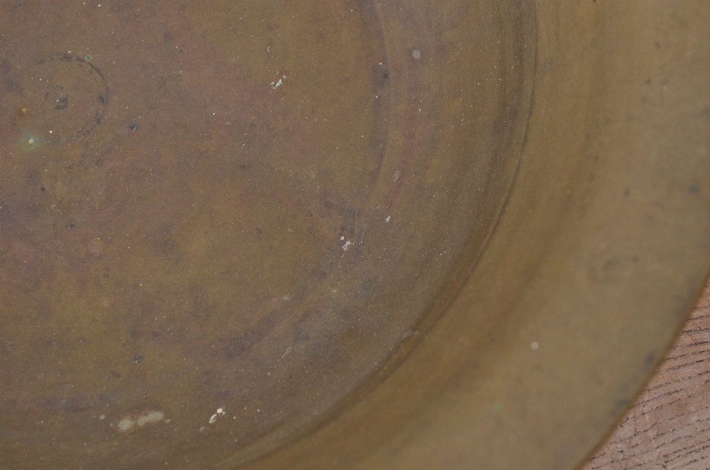 味のある古い真鍮製洗面器(ボウル)