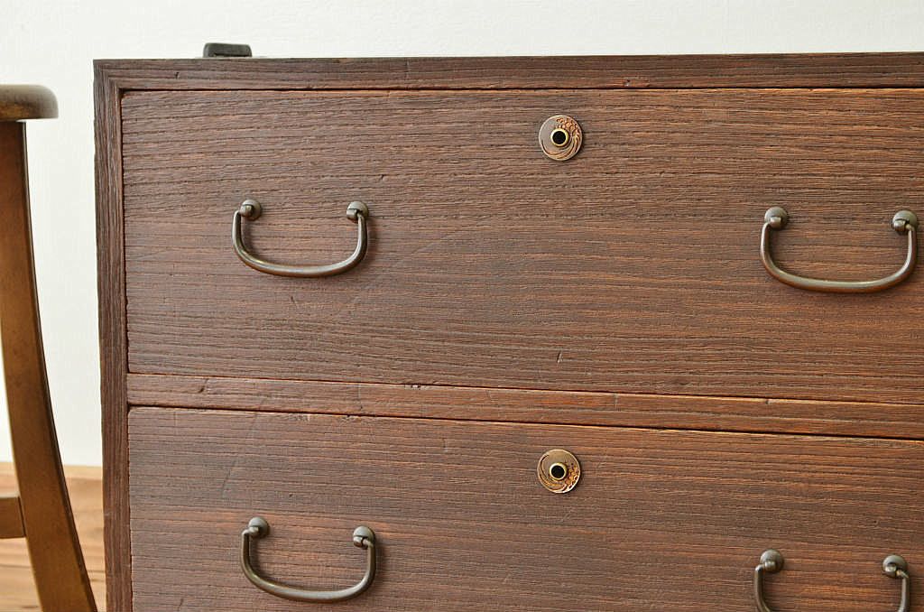 アンティーク家具　シンプルなアンティークローボード(ローチェスト)