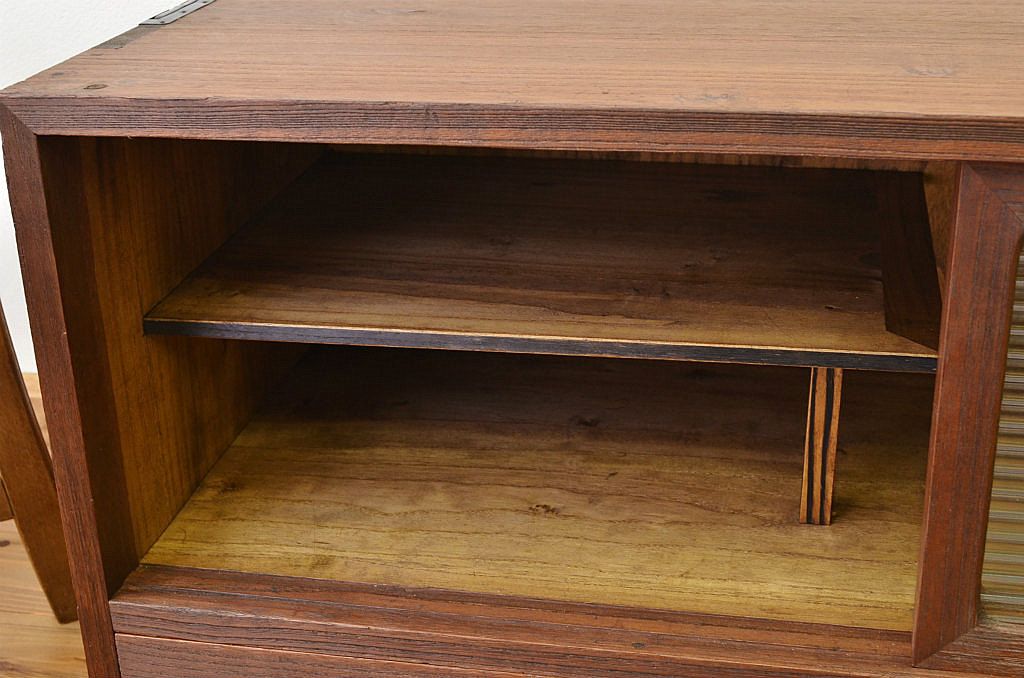 アンティーク家具　モールガラスアンティークローボード
