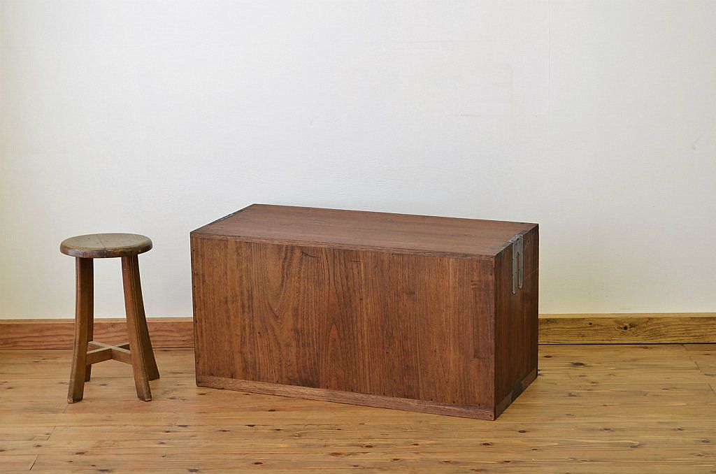 アンティーク家具　モールガラスアンティークローボード