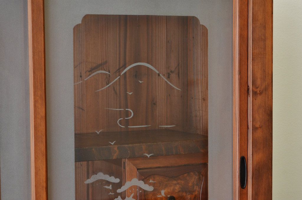 中古 美品 屋久杉 漆塗り 美しい木の風合いを堪能できる茶箪笥