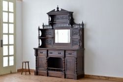 アンティーク家具　豪華　明治時代の洋館で使われていた彫刻総栗材国産特大キャビネット