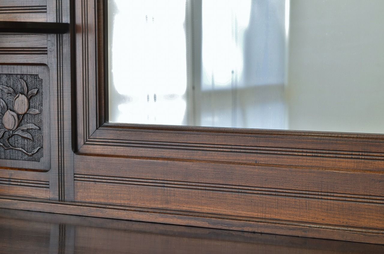 アンティーク家具　豪華　明治時代の洋館で使われていた彫刻総栗材国産特大キャビネット