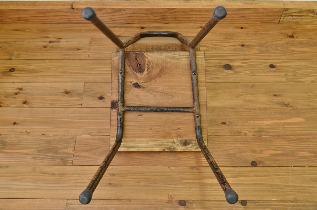 アンティーク家具　鉄脚のシンプルなイス(椅子)2脚セット2