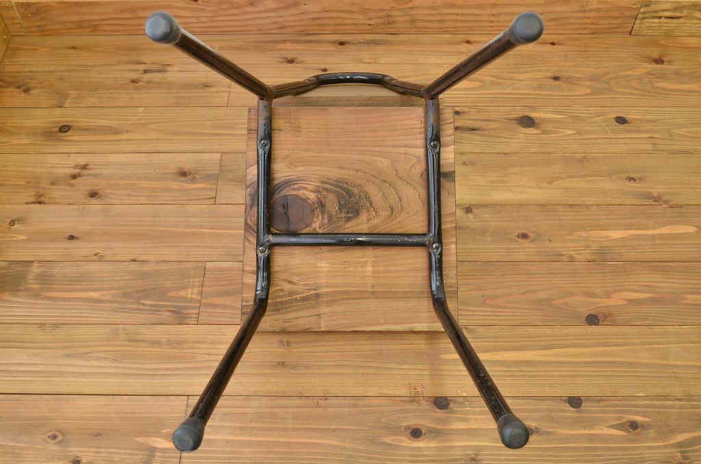 アンティーク家具　鉄脚のシンプルなイス(椅子)2脚セット3