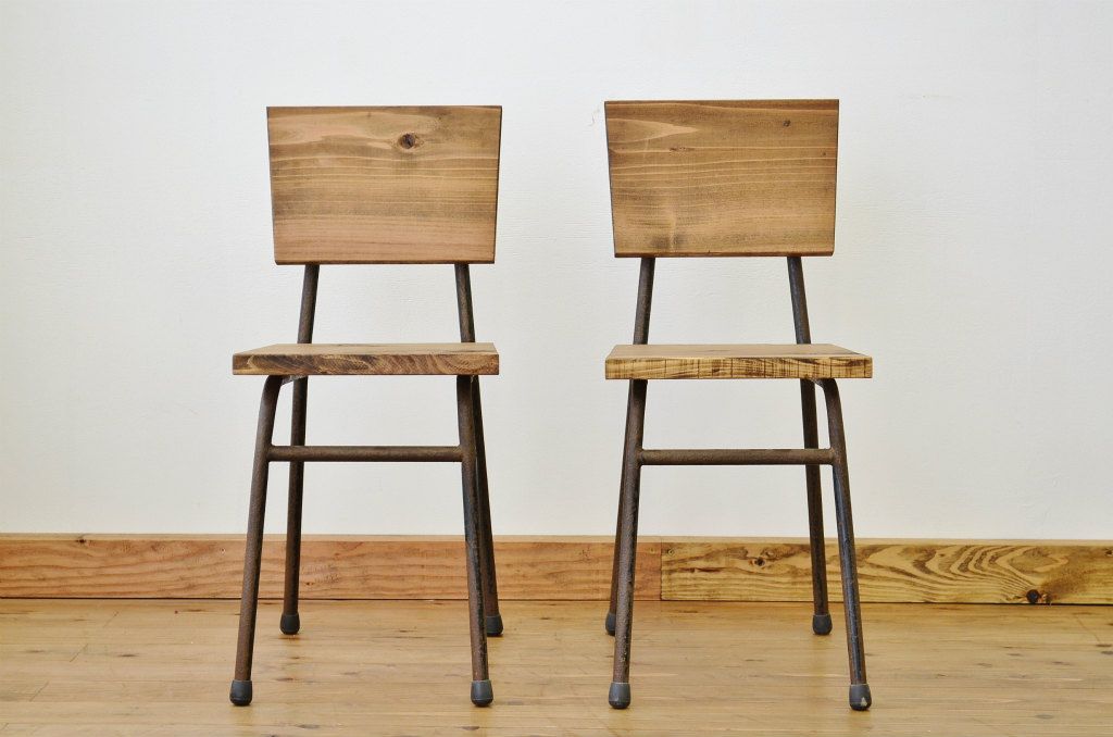 アンティーク家具　鉄脚のシンプルなイス(椅子)2脚セット4