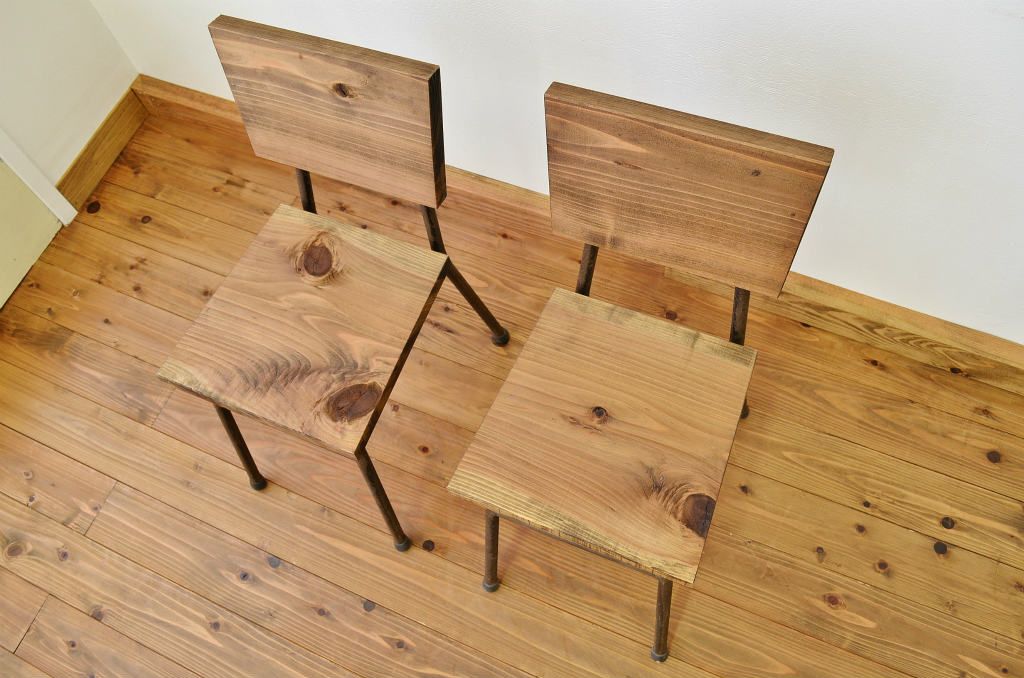 アンティーク家具　鉄脚のシンプルなイス(椅子)2脚セット4