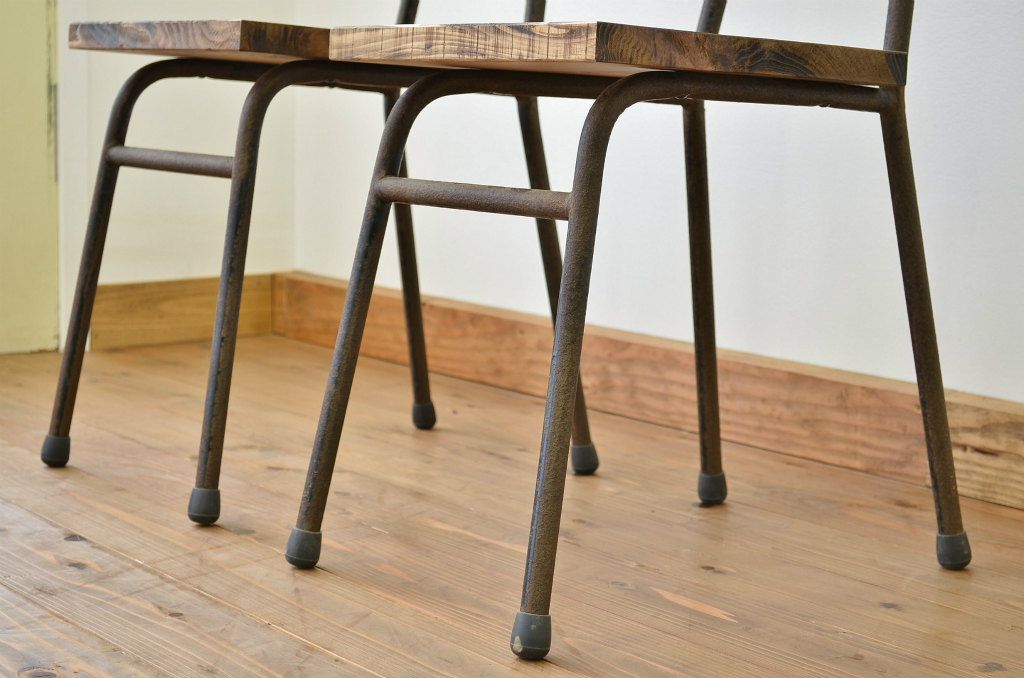 アンティーク家具　鉄脚のシンプルなイス(椅子)2脚セット4