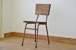 アンティーク家具　鉄脚のシンプルなイス(椅子)1脚