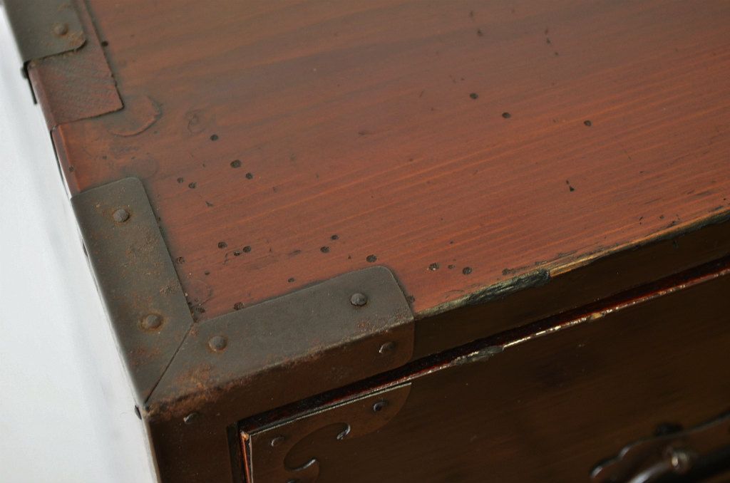 アンティーク家具　漆の綺麗な黒漆庄内箪笥