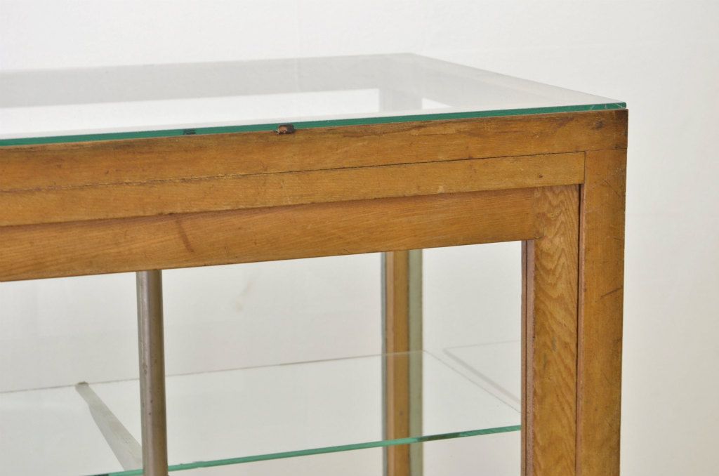 アンティーク家具　ペンキの剥げたR型アンティークガラスケース(ショーケース)
