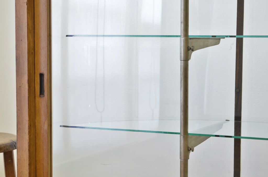アンティーク家具　ペンキの剥げたR型アンティークガラスケース(ショーケース)
