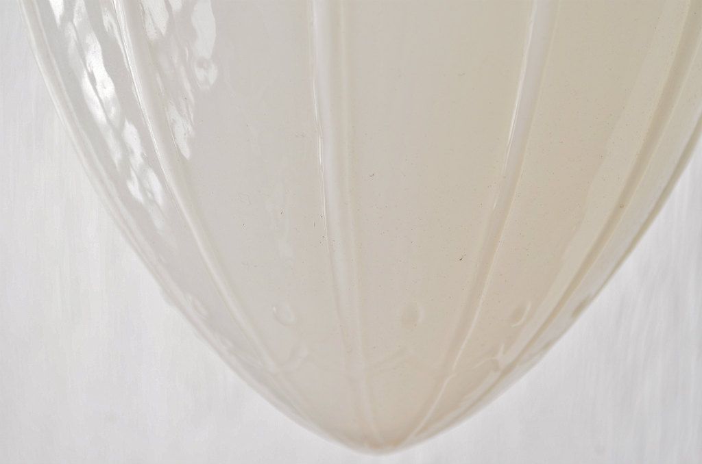 素敵な雰囲気!古い洋館の乳白ガラスの外灯(電笠)