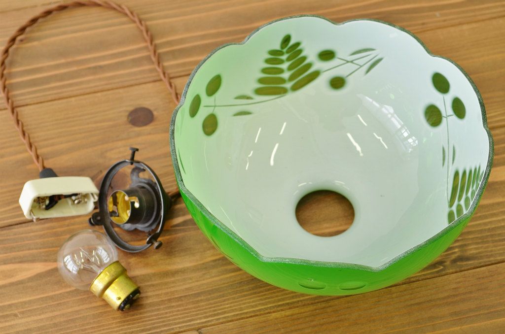 中古レプリカ被せガラス電笠(吊り下げ照明)